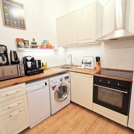Kvh By Rockchair Apartments L Superhost Status L Boxspringbett Am Schloss Charlottenburg Welcomes You! Berlin Luaran gambar