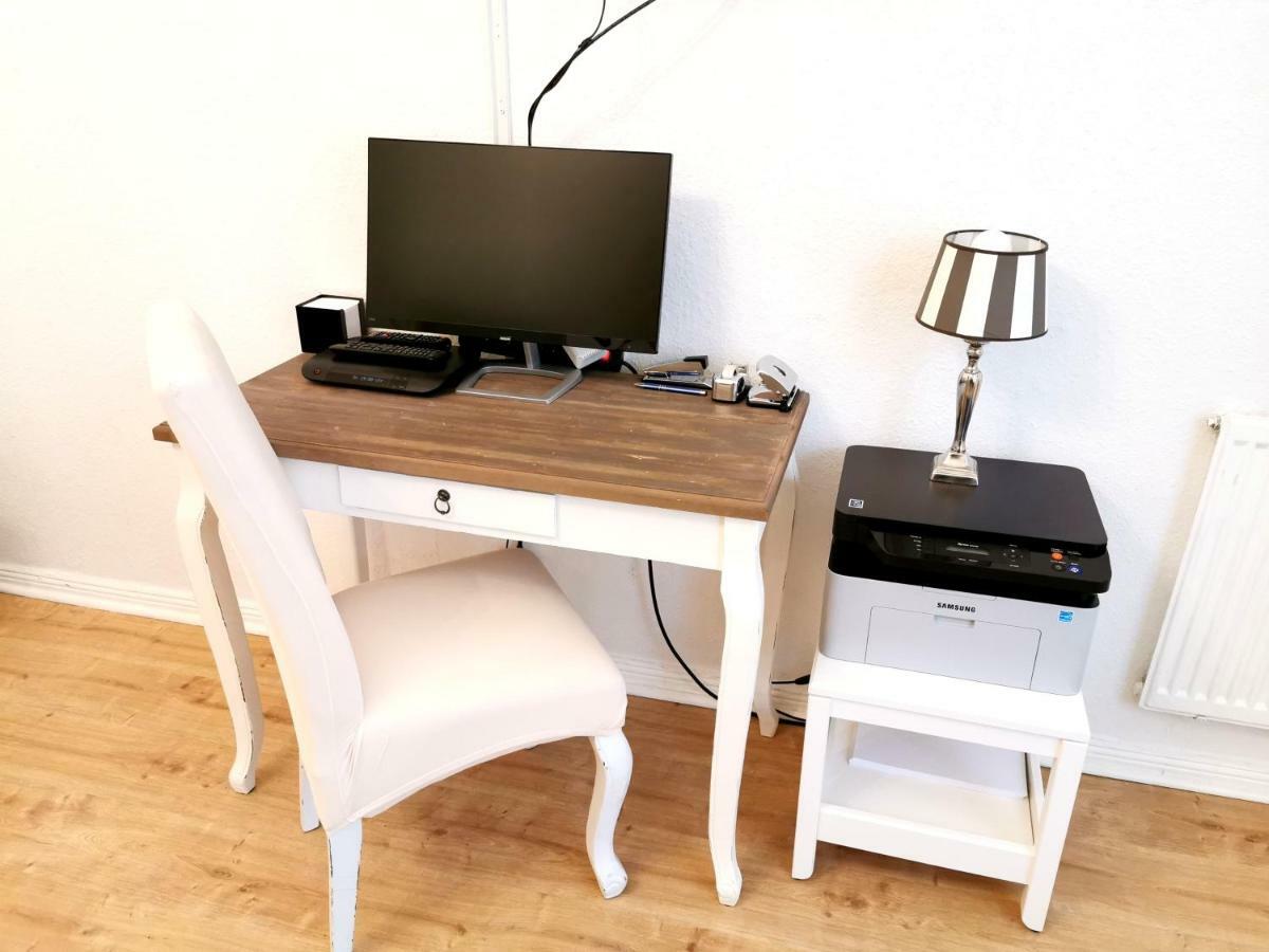 Kvh By Rockchair Apartments L Superhost Status L Boxspringbett Am Schloss Charlottenburg Welcomes You! Berlin Luaran gambar