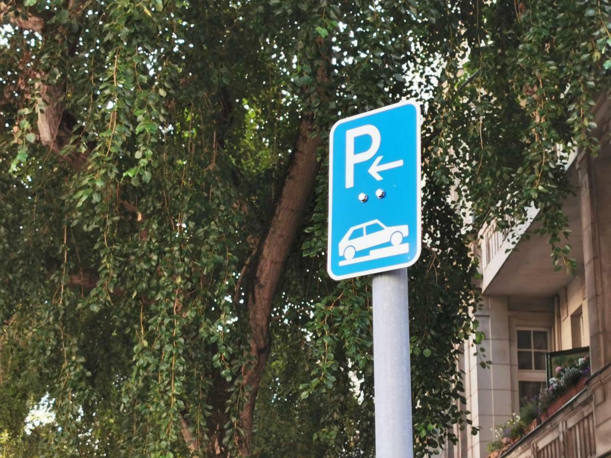 Kvh By Rockchair Apartments L Superhost Status L Boxspringbett Am Schloss Charlottenburg Welcomes You! Berlin Luaran gambar