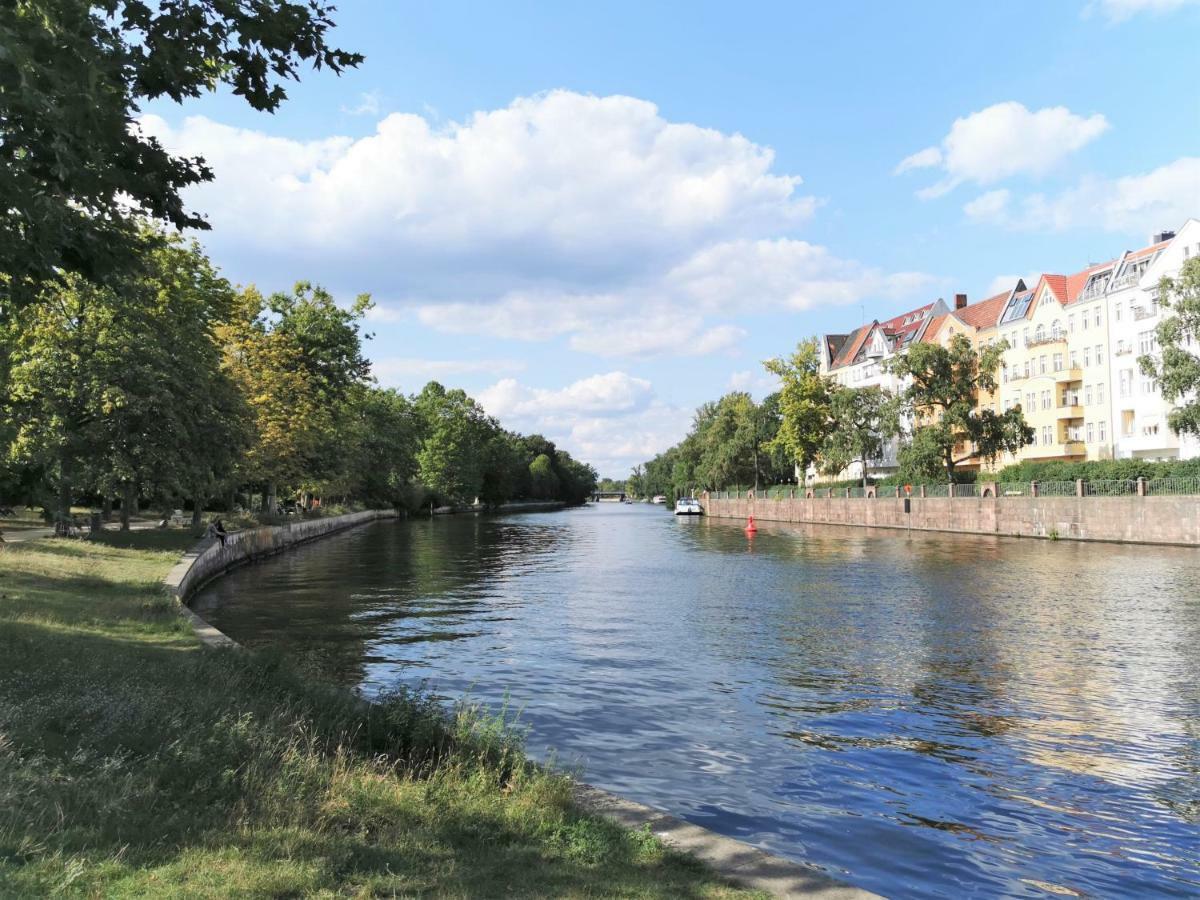 Kvh By Rockchair Apartments L Superhost Status L Boxspringbett Am Schloss Charlottenburg Welcomes You! Berlin Luaran gambar