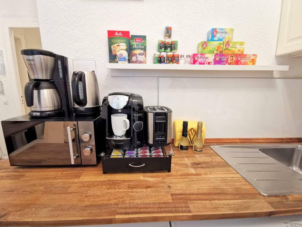 Kvh By Rockchair Apartments L Superhost Status L Boxspringbett Am Schloss Charlottenburg Welcomes You! Berlin Luaran gambar